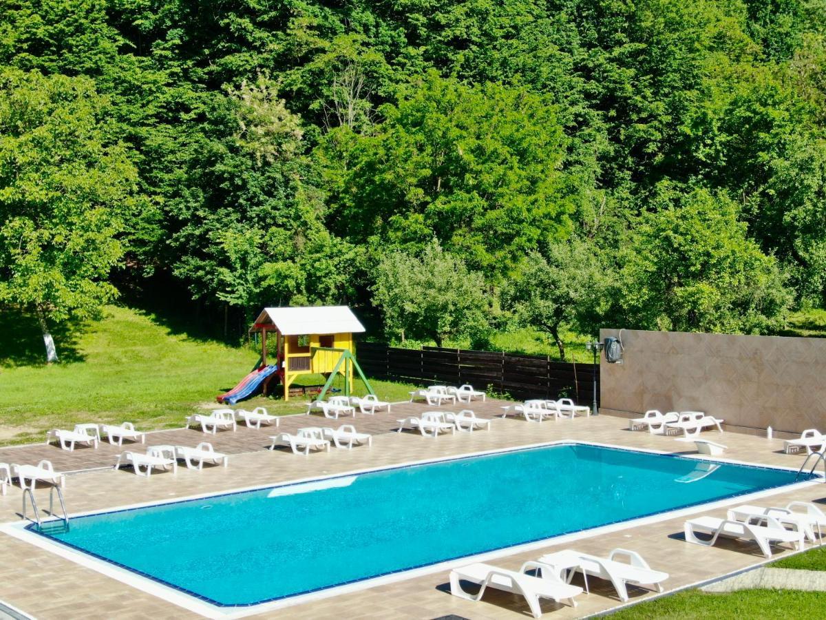 Casa Cartianu Hotel Targu Jiu Exterior photo